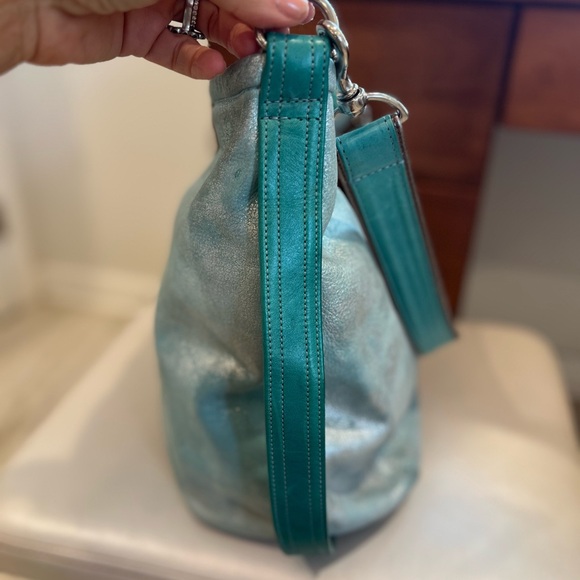 Rough & Tumble Metallic Teal Leather Shoulder Bag - Picture 4 of 9